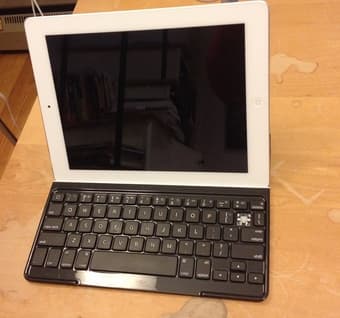 iPad2 3g -- gently used -- w/ keyboard! - $365 (palo alto) 1