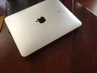 Apple iPad (1st Generation, 64GB, WiFi) 2