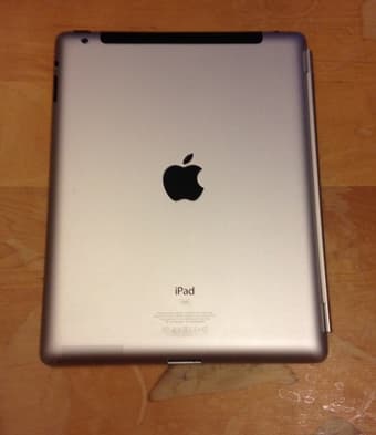 iPad2 3G w/ keyboard - $325 obo 1