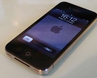 Iphone 4s - 32GB updated software $225 OBO (ATT) 1