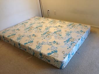 Spring box and mattress - queen size 3