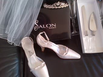Wedding Set-Veil,Shoes 6.5,cake cutter & server toasting glasses $75 3