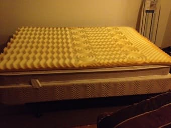 $75 Full Size Simmons Mattress/Box Spring/Bed Frame/Memory Foam Topper 2
