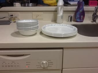 CORELLE PLATES / BOWLS SET OF EIGHT $35 or best offer 2