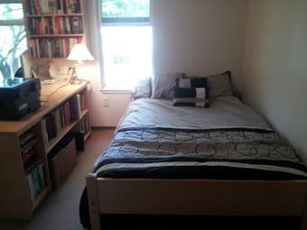 Studio sublet in EV 4 from June 9 to early September. 1