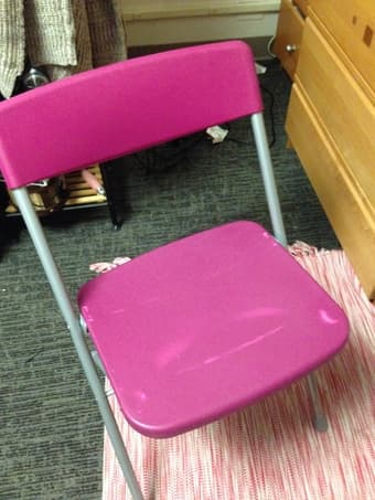 $5 pink folding char 1