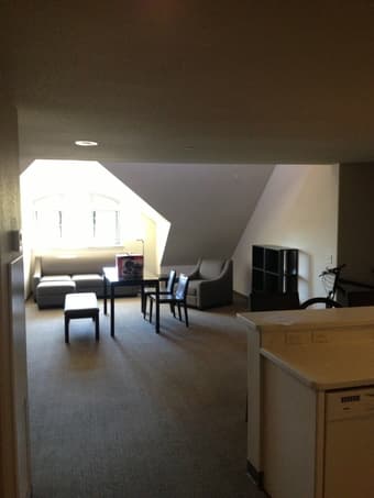 Summer Housing -- 2 Bedroom/2 Bathroom 3