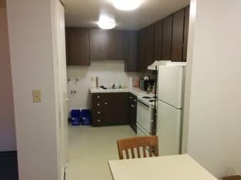 Summer housing: 1 bedroom in a 2bd/1ba duplex house Jun 16 to Sep 19 3