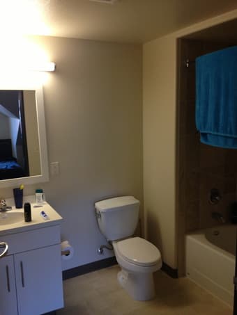 2 Bedroom / 2 Bathroom  Munger Apartment -- $50 Dicount! 2