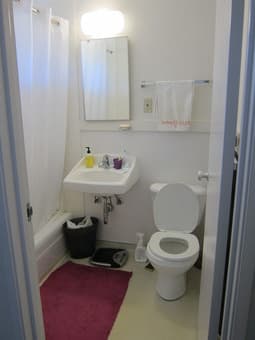 EV low-rise 1 room sublet (2br/1 bath) mid-June to mid-Sept ~$1050mo 2
