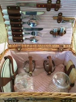 Deluxe picnic basket complete with all utensils - great for summer! 1