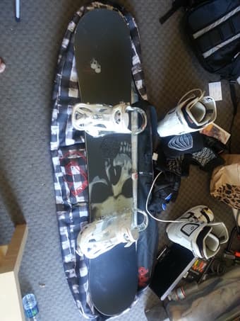 Burton snowboard gear set + bag 2
