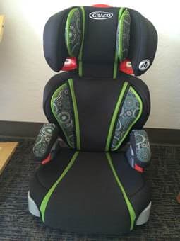 Like new Graco Booster Seat (Kids Car Seat) 30$ 1
