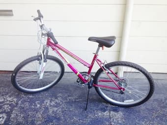 SELLING BIKE AND LOCK FOR 100$ 1