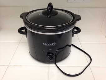 Crock Pot, Slow Cooker $9 1