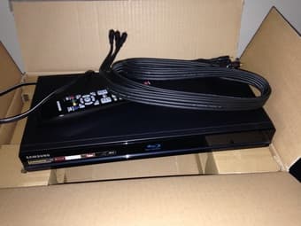 Blue ray, netflix, pandora and you tube streaming box 40$ 1