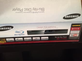 Blue ray, netflix, pandora and you tube streaming box 40$ 2