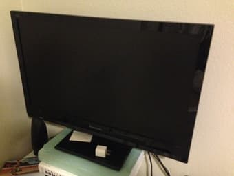 Panasonic VIERA TC-L24X5 24-Inch LED LCD TV 1