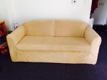 Sofa slip cover, hanging shoe Organiser, Themos flask, tall trash can 1