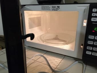 [FOR SALE]: Like New Hamilton Beach Microwave - $30 1