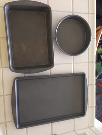 Chefmate Baking sheet $3, Round Cake $3, Rectangle Cake $3 or all for 1