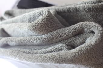 Queen Plush Blanket in Mint Light Green $15 1
