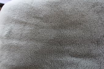 Queen Plush Blanket in Mint Light Green $15 2