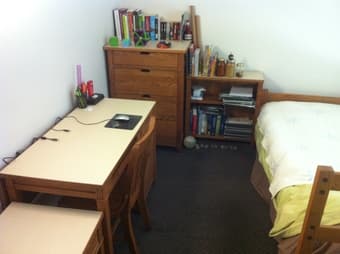 ~$760/m, Summer sublet , Renovated EV lowrise. Well outfitted kitchen. 1