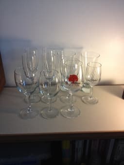 Wine glasses, champagne flutes, beer glasses 1