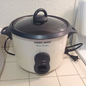 Rice cooker $15 OBO 1