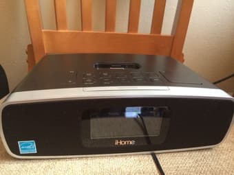 Selling iHome for iPhone 4/Equivalent iPod model - $35 1