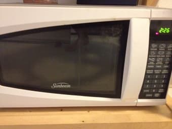 Sunbeam Microwave $20 2