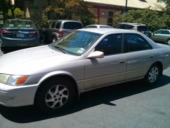 2001 Toyota CAMRY 4D 2WD LE for 3500 dollars 3