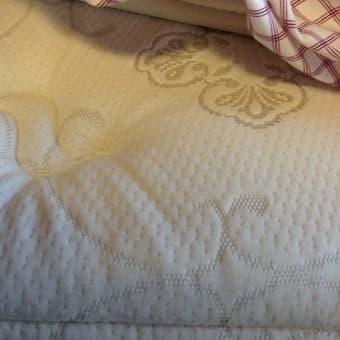 Like New Beautyrest Queen bed and headboard $500 obo 3
