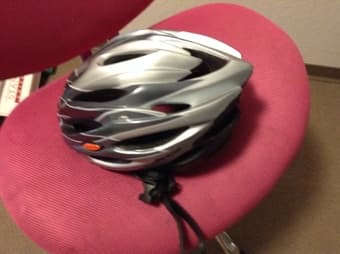 Helmet Arvenir $10 obo 1