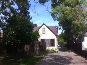 $1350—August sublet in sunny 4BD, 3BA house close to campus and train 3
