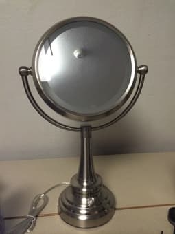 Nice quality magnifying makeup mirror for sale 1