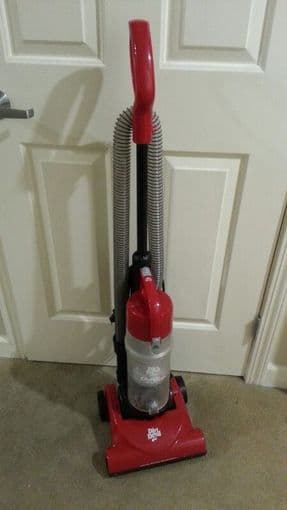 Dirt Devil Quick Lite Plus Bagless Vacuum cleaner- $20 1