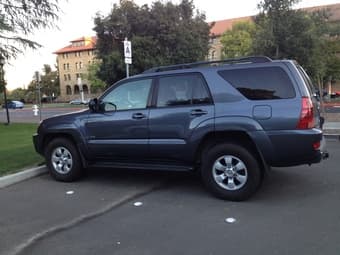 Selling Toyota 2005 4Runner 1