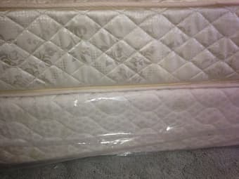 high quality queen size mattress and box spring  $120 2