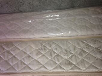 queen size mattress and box $120 2