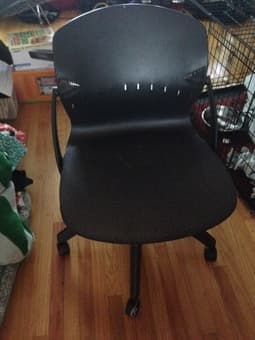 Crazy good desk chair 1