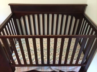 GRACO Lauren Classic Convertible Crib + SEALY Crib Mattress $100 1