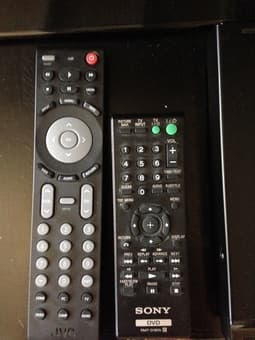 JVC JLC37BC3000 37-Inch 1080p LCD TV, plus DVD player - $300 3