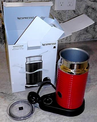 Nespresso Milk Foamer 1