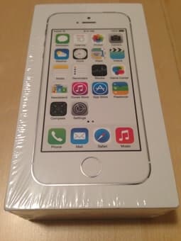 New Unlocked iPhone 5S 16GB Silver - $640 1