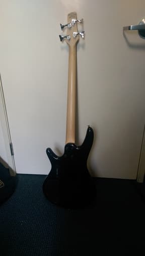Ibanez GSR200 Bass + Headphone Amp + Bag 2