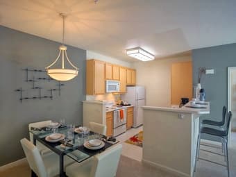 Nice room with own bathroom in an apartment in Sunnyvale 7/30-8/27 2