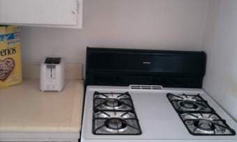 One bedroom apartment to share (male only) at Palo Alto ($625+utility) 1