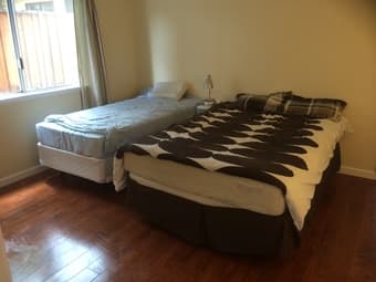One master bedroom close to Stanford Available! MUST SEE! 2